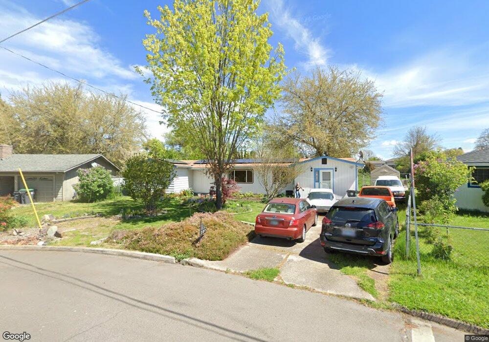 107 Corcoran Ln, Central Point, OR 97502 - photo 1