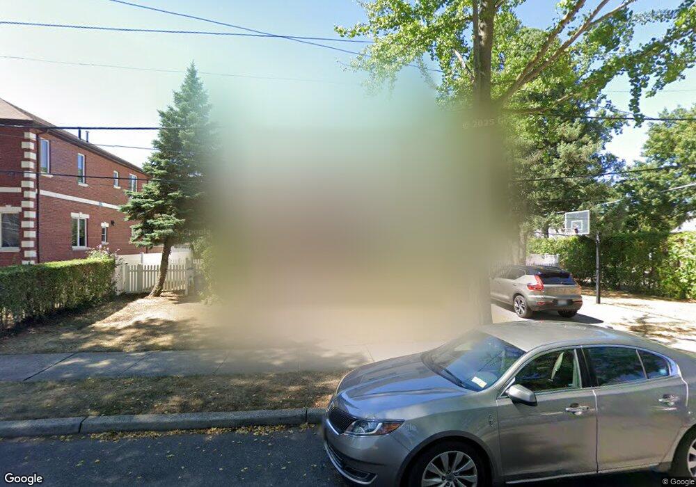 8306 265th St, Glen Oaks, NY 11004 - photo 1