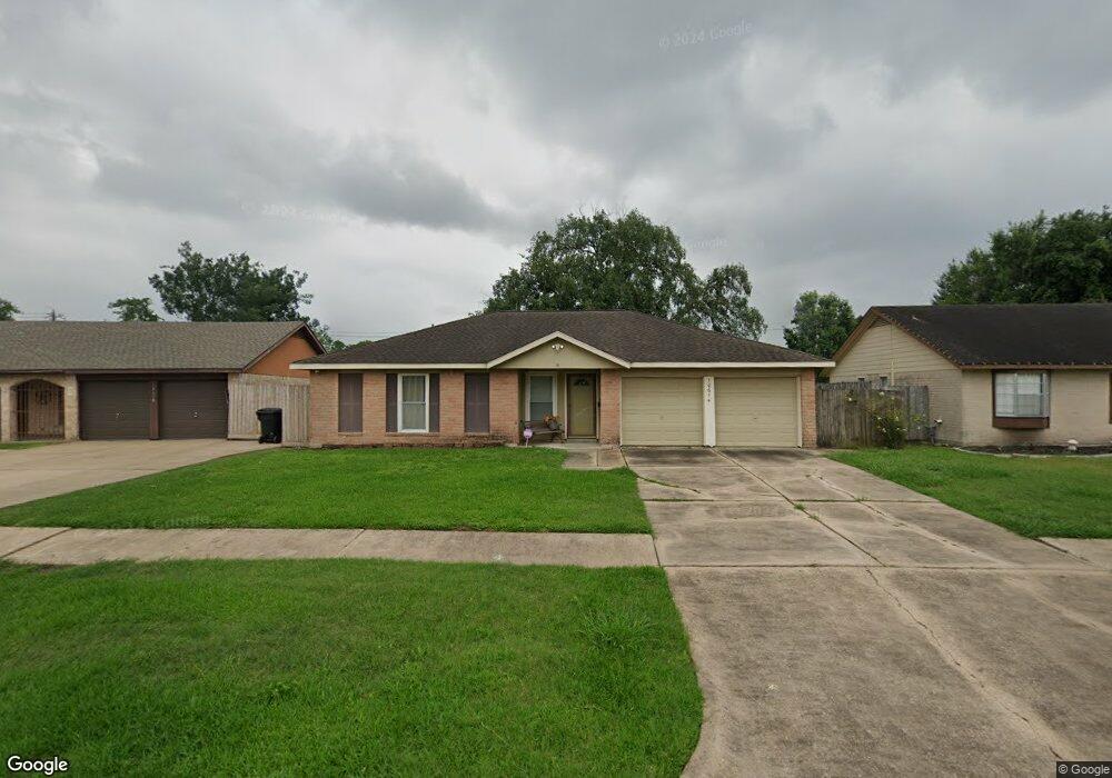 10614 Kirkglen Dr, Houston, TX 77089 - photo 1