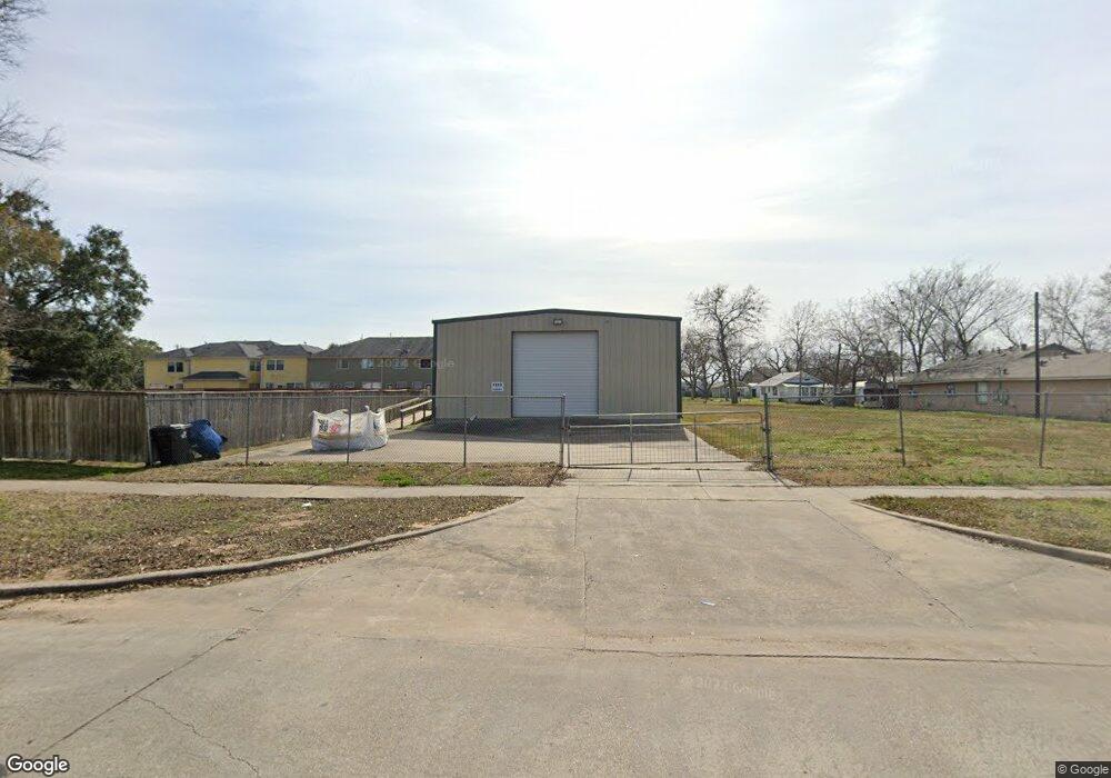 1912 Avenue M, Rosenberg, TX 77471 - photo 1