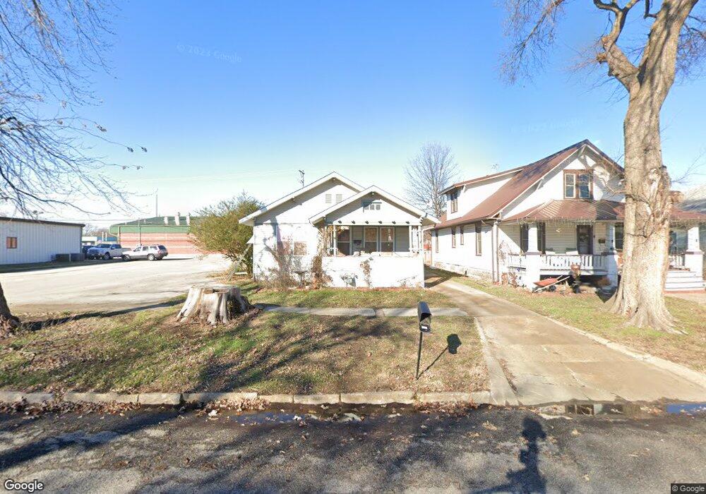 2217 Broadway Ave, Parsons, KS 67357 - photo 1