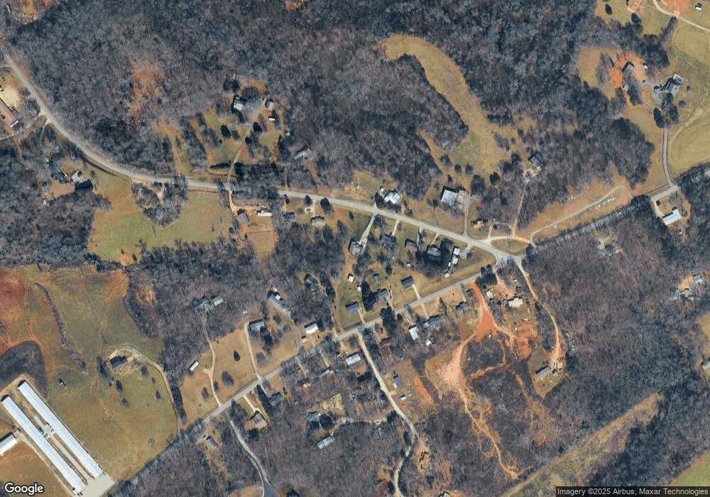 241 Garrison Rd, Cornelia, GA 30531 - photo 1