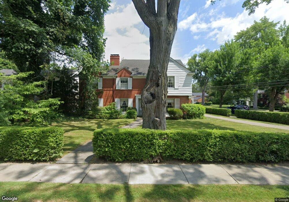 54 Kerby Rd, Grosse Pointe Farms, MI 48236 - photo 1