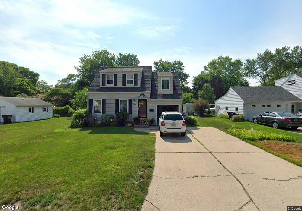 637 31st St SE, Cedar Rapids, IA 52403 - photo 1