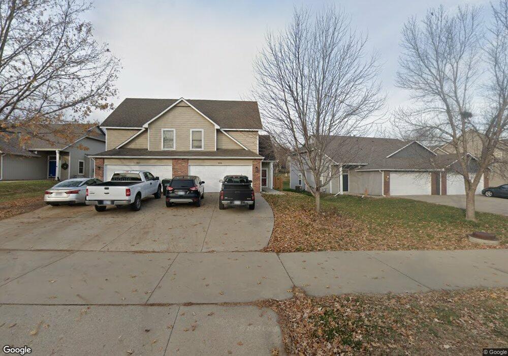 909 N Fieldstone Dr, Lawrence, KS 66049 - photo 1