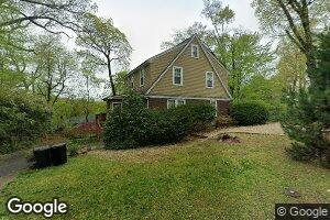 9 Overlook Dr, Port Washington, NY 11050