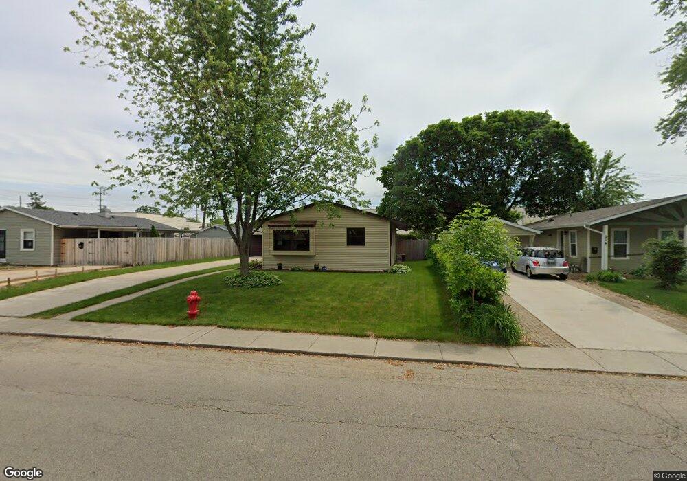 912 Berkley St, Carpentersville, IL 60110 - photo 1