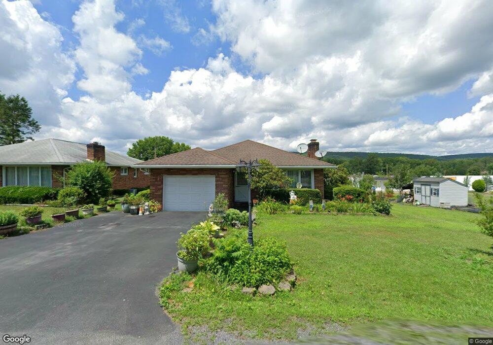 24 Lincoln Dr, Tamaqua, PA 18252 - photo 1