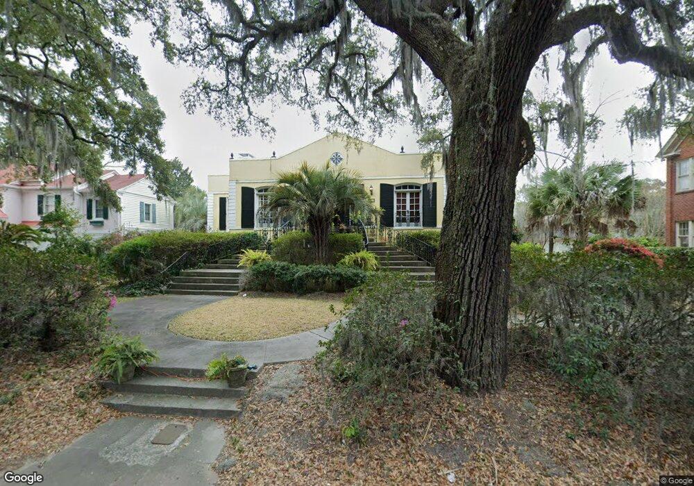 811 E Victory Dr, Savannah, GA 31405 - photo 1