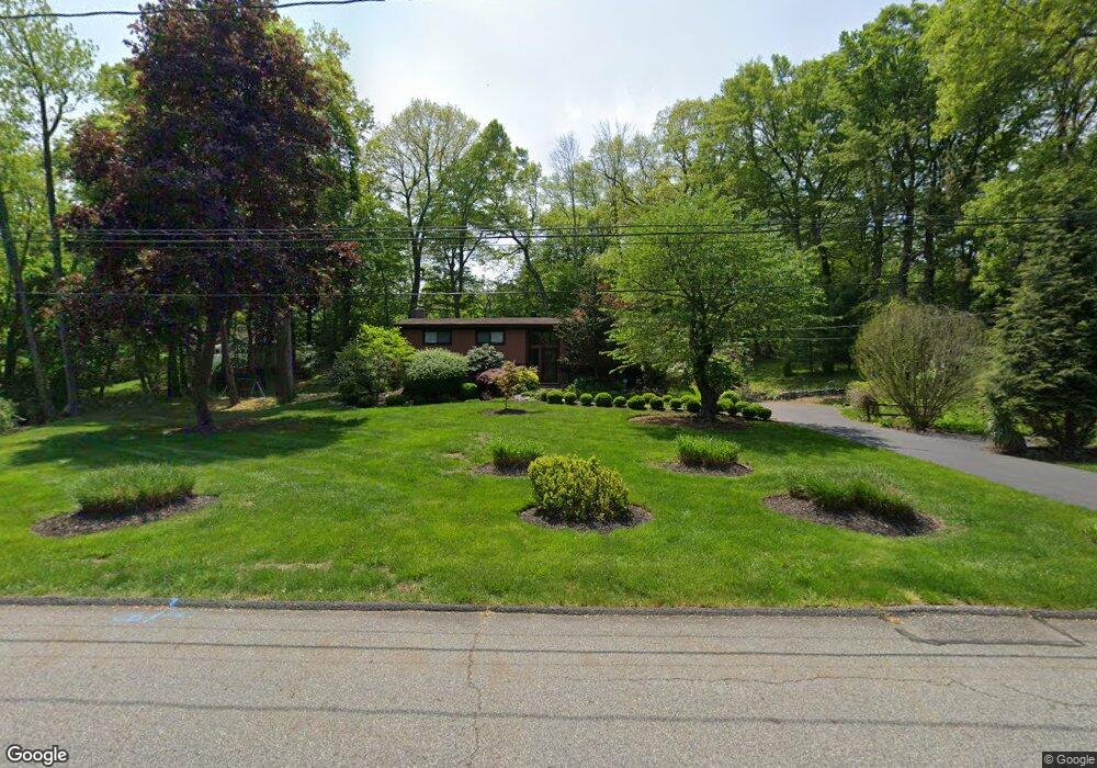 21 Robin Hood Rd, Suffern, NY 10901 - photo 1