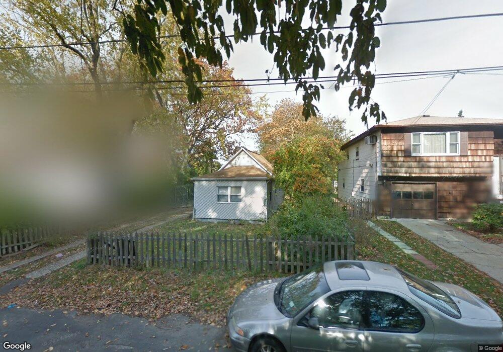 233 Farmers Ave, Lindenhurst, NY 11757 - photo 1