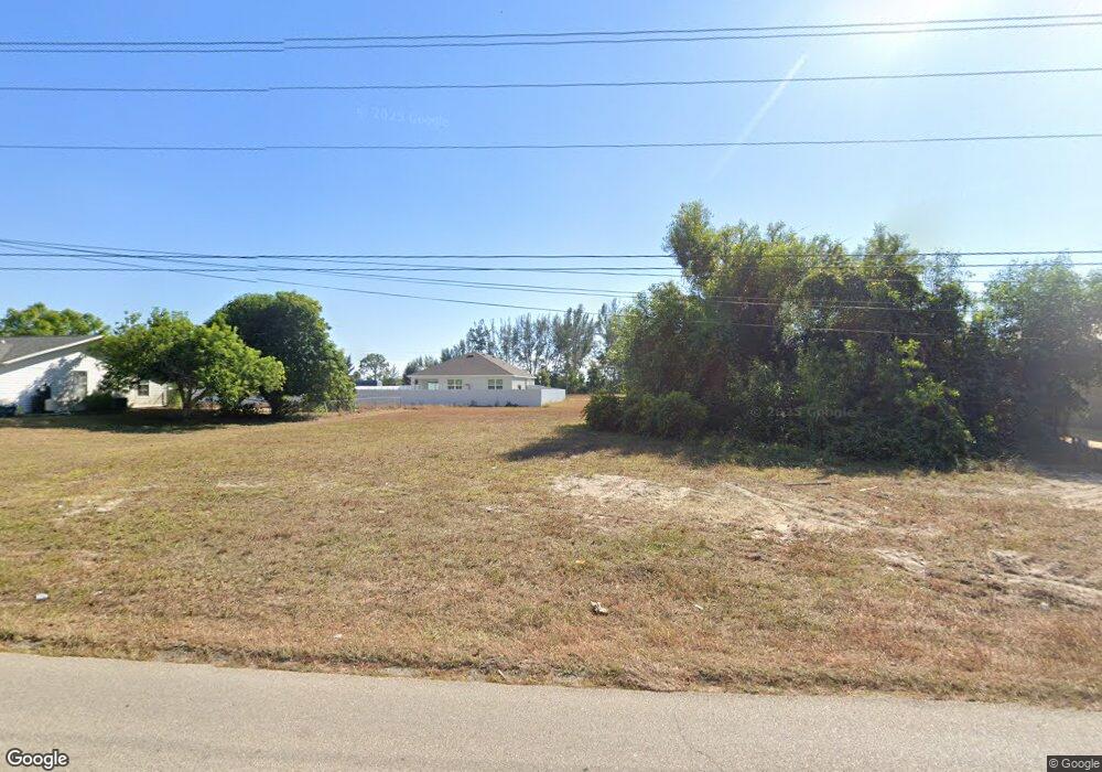 512 E Jacaranda Pkwy, Cape Coral, FL 33909 - photo 1