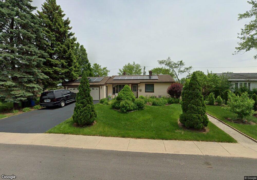 93 Sparrow Rd, Carpentersville, IL 60110 - photo 1