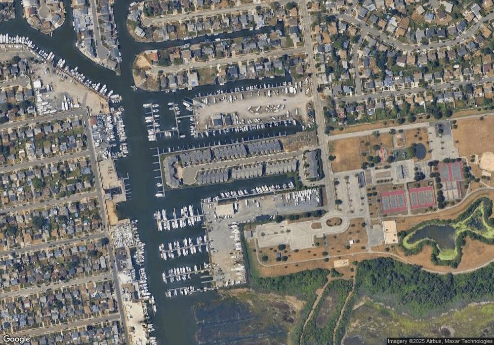 51 Ocean Watch Ct, Freeport, NY 11520 - photo 1