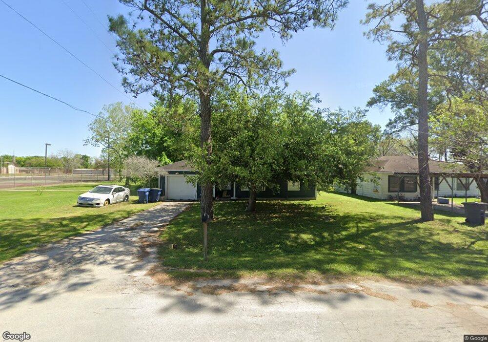 1401 Elm Ave, Bay City, TX 77414 - photo 1