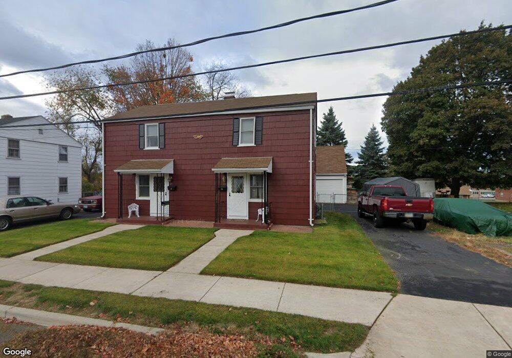 25 Pioneer Cir, Manchester, CT 06040 - photo 1