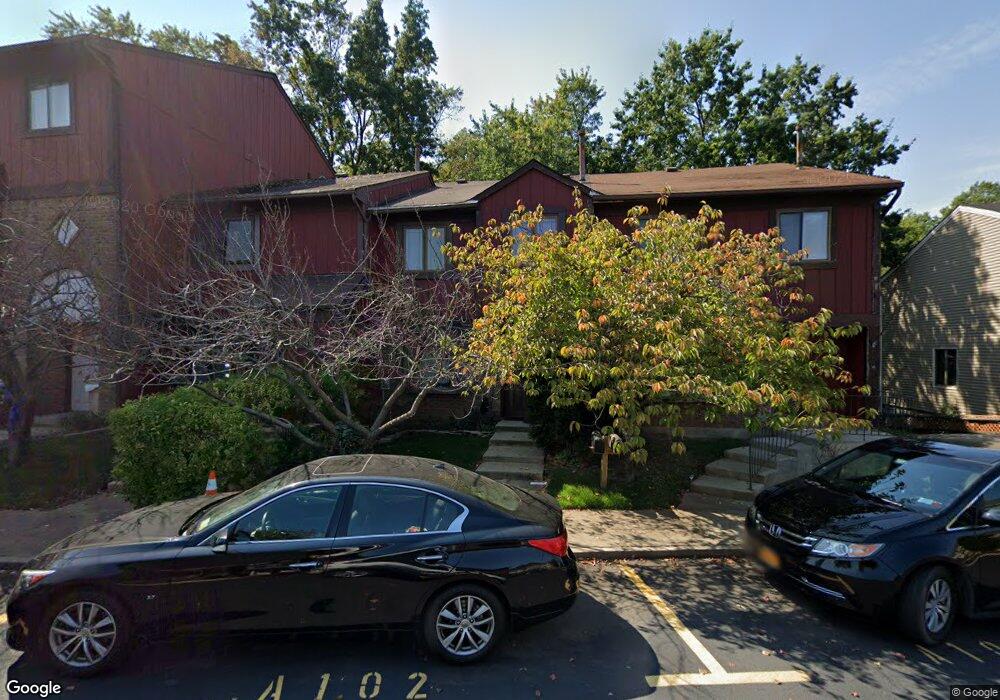 102 Arrowood Ct, Staten Island, NY 10309 - photo 1