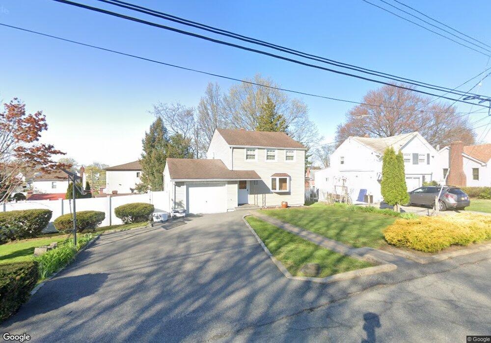 49 Windermere Dr, Yonkers, NY 10710 - photo 1