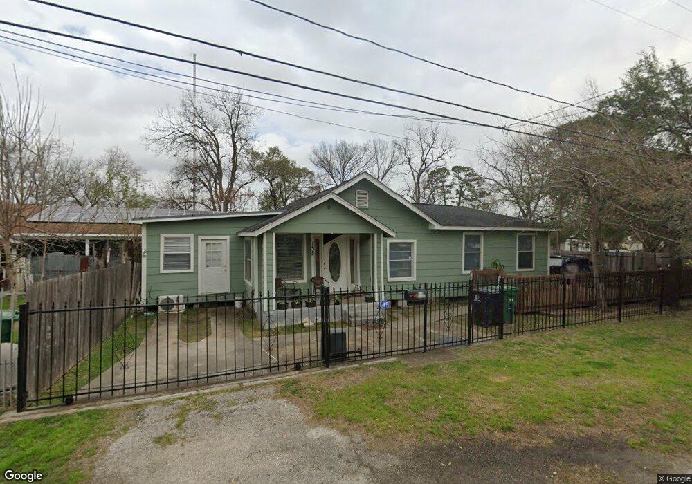 135 Wallace St, Houston, TX 77022 - photo 1