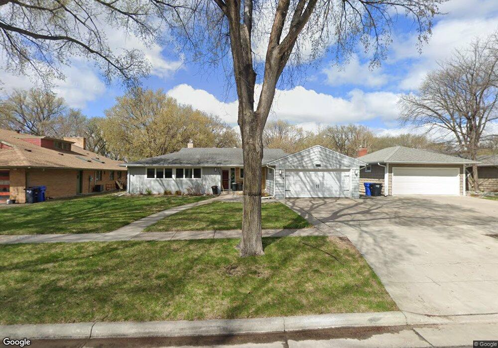 1607 7th St S, Fargo, ND 58103 - photo 1