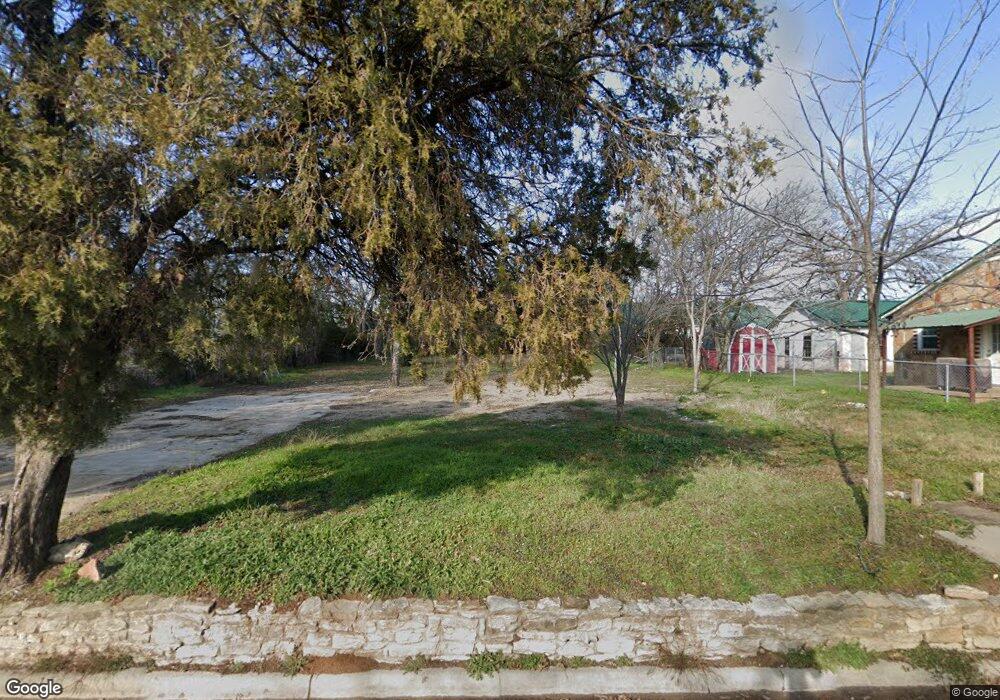 913 E Oak St, Weatherford, TX 76086 - photo 1