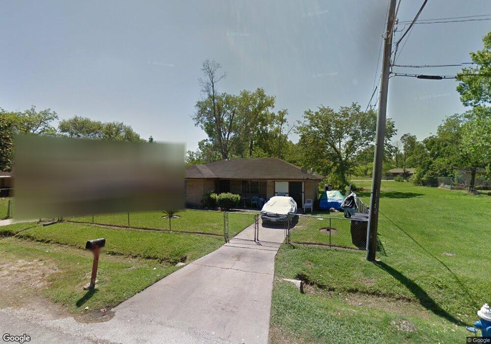 7534 Weyburn St, Houston, TX 77028 - photo 1