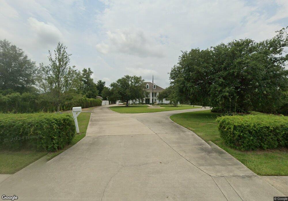 2215 W Sale Rd, Lake Charles, LA 70605 - photo 1