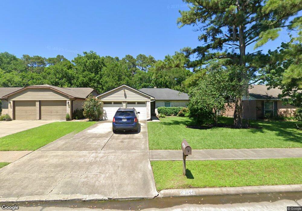 16443 Hibiscus Ln, Friendswood, TX 77546 - photo 1