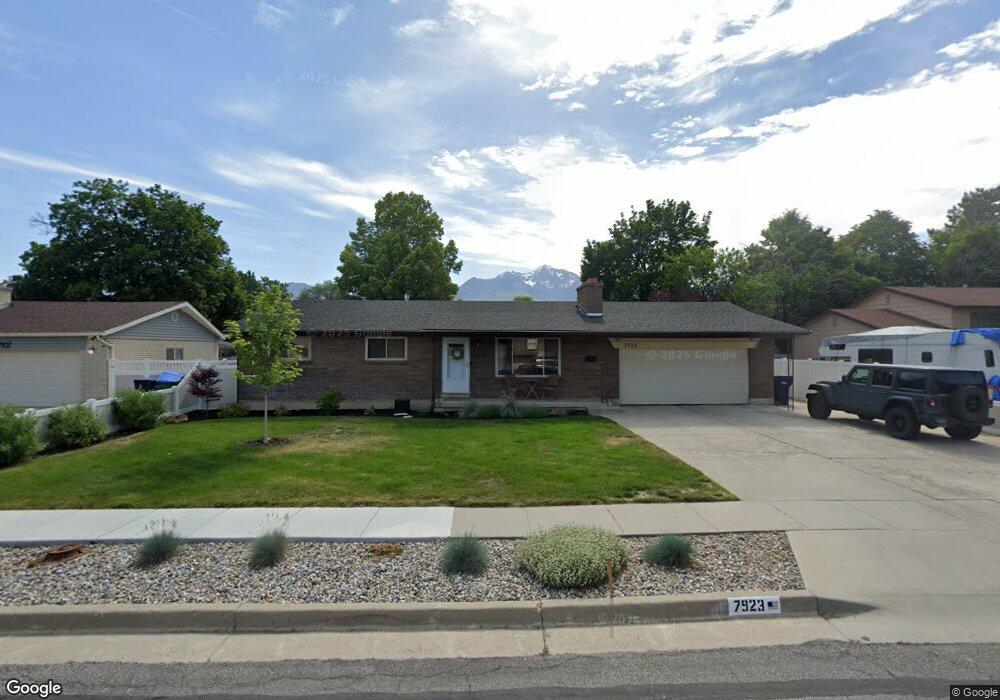 7923 S Ponderosa Cir, Sandy, UT 84094 - photo 1