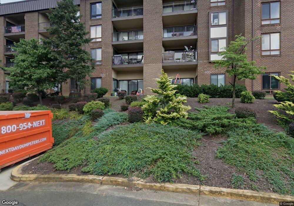 128 Roberts Ln unit 400, Alexandria, VA 22314 - photo 1