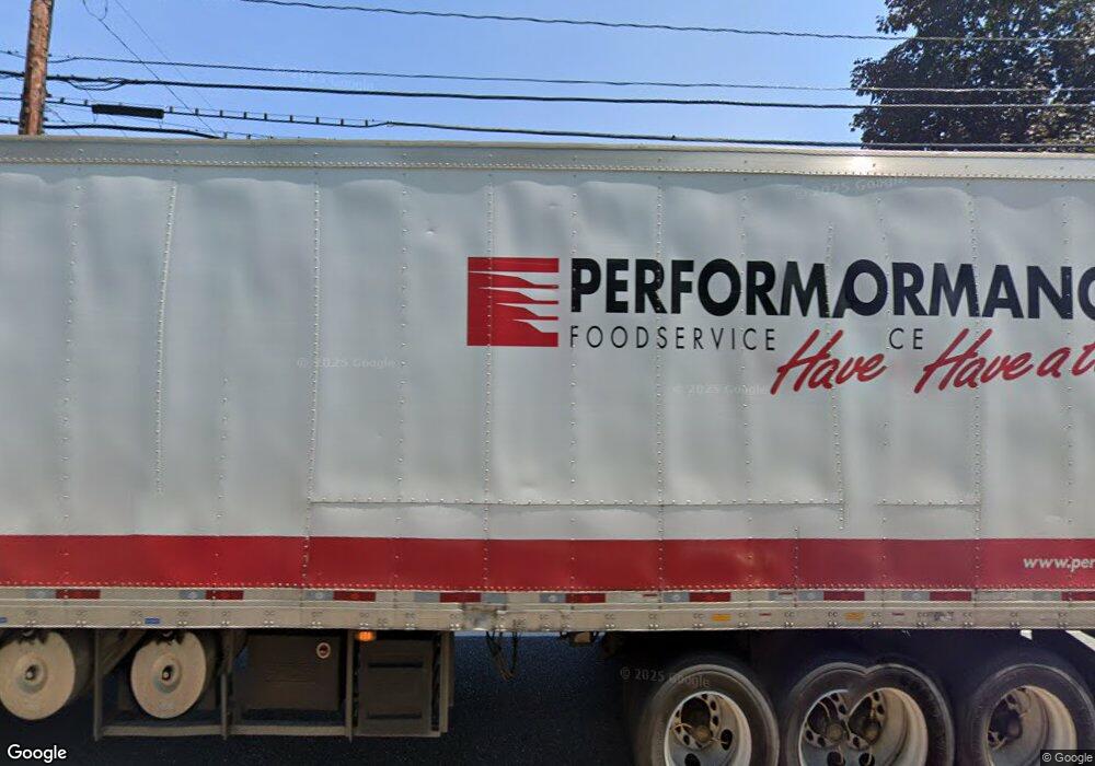 25 Sugarloaf St, South Deerfield, MA 01373 - photo 1