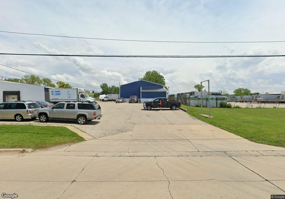 2739 12th St SW, Cedar Rapids, IA 52404 - photo 1