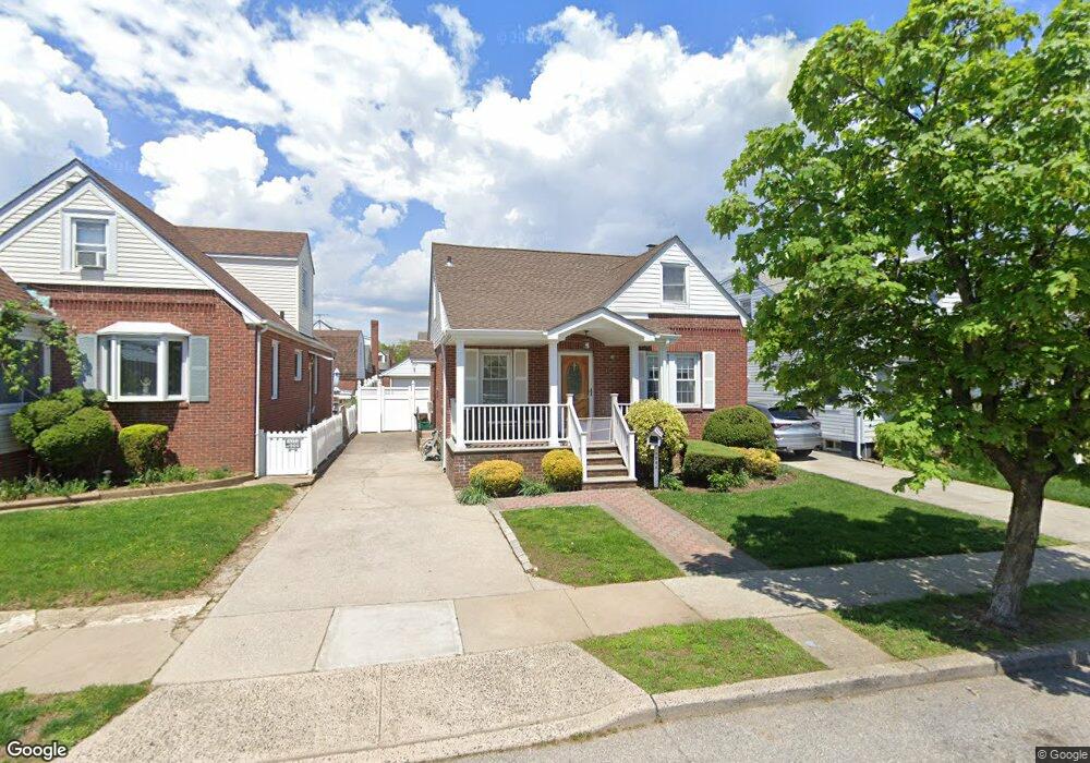 1092 Theodora St, Franklin Square, NY 11010 - photo 1