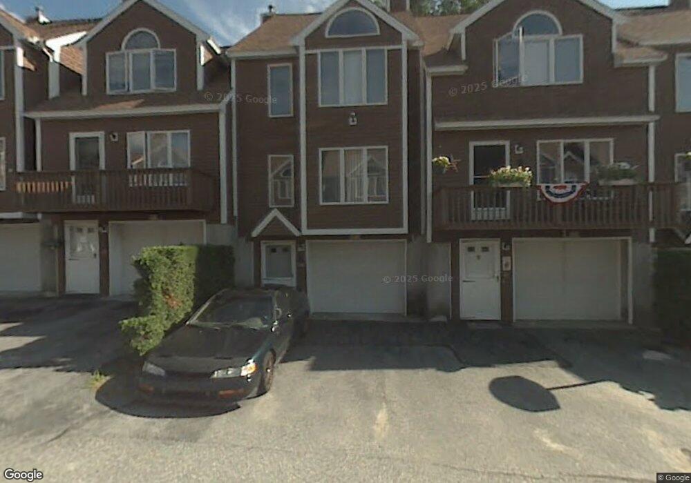 Hovey Square unit 24, Dracut, MA 01826 - photo 1