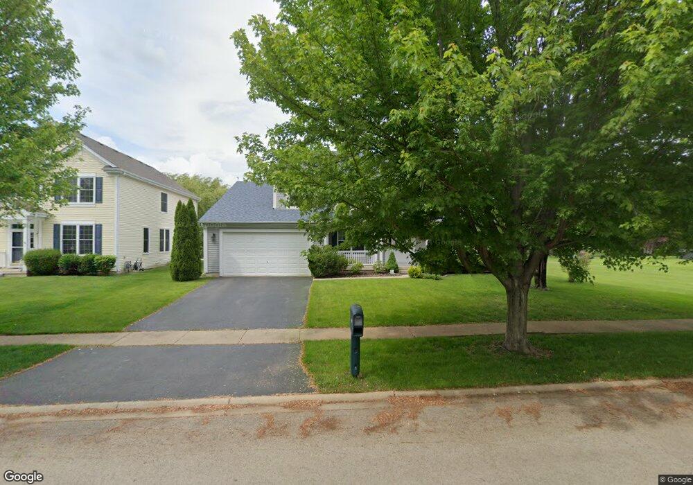 621 Vista Dr unit 2, Oswego, IL 60543 - photo 1