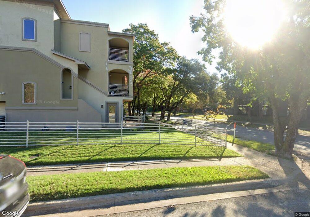 1302 Hubert St, Dallas, TX 75206 - photo 1