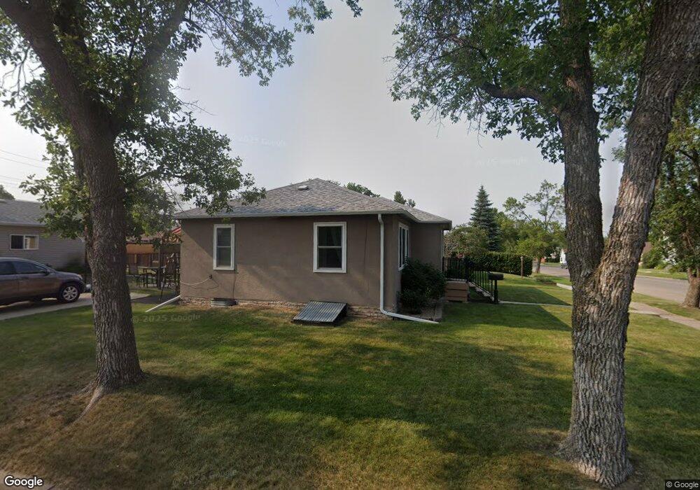 824 7th Ave SE, Jamestown, ND 58401 - photo 1