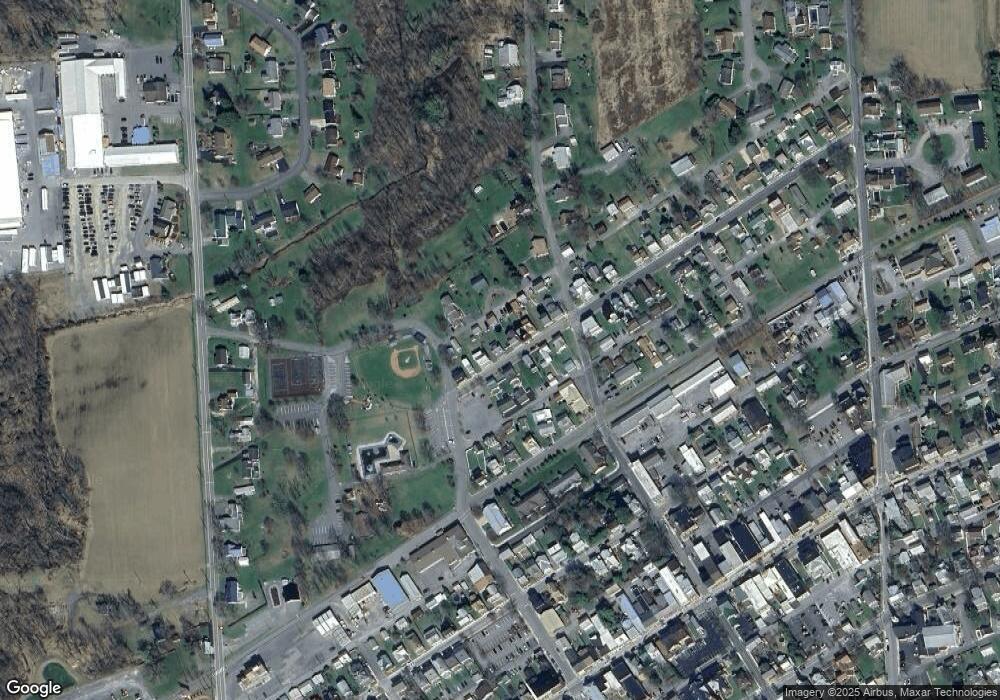 418 Thompson St, Mifflinburg, PA 17844 - photo 1