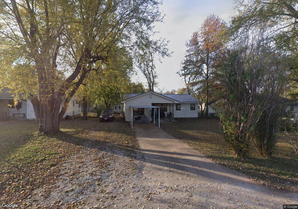 206 W Ponca Ave, Cleveland, OK 74020 - photo 1