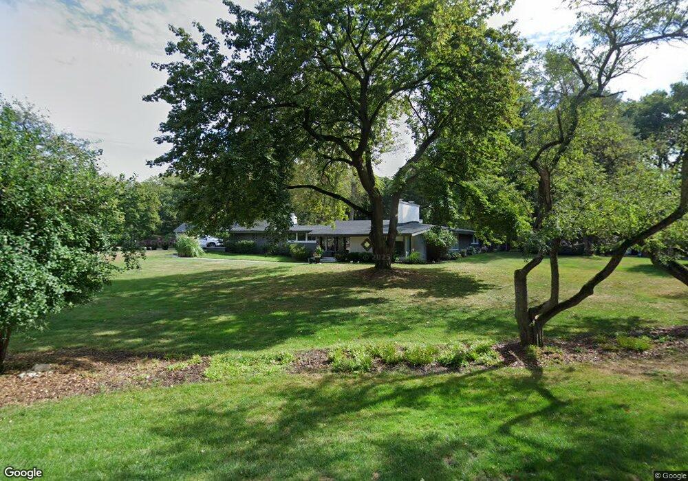 5527 Crabtree Rd, Bloomfield Hills, MI 48301 - photo 1