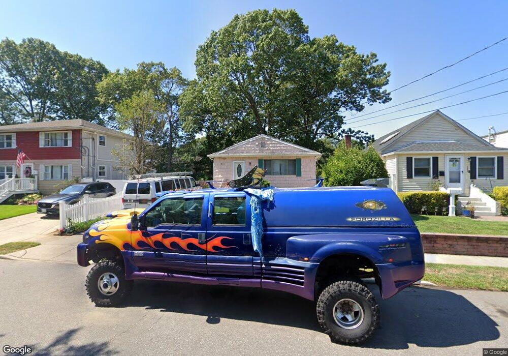 281 Deauville Blvd, Copiague, NY 11726 - photo 1