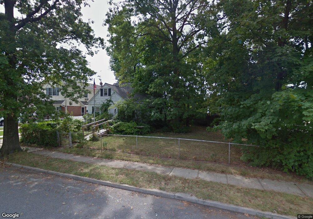 643 Ardsley Blvd, Garden City, NY 11530 - photo 1