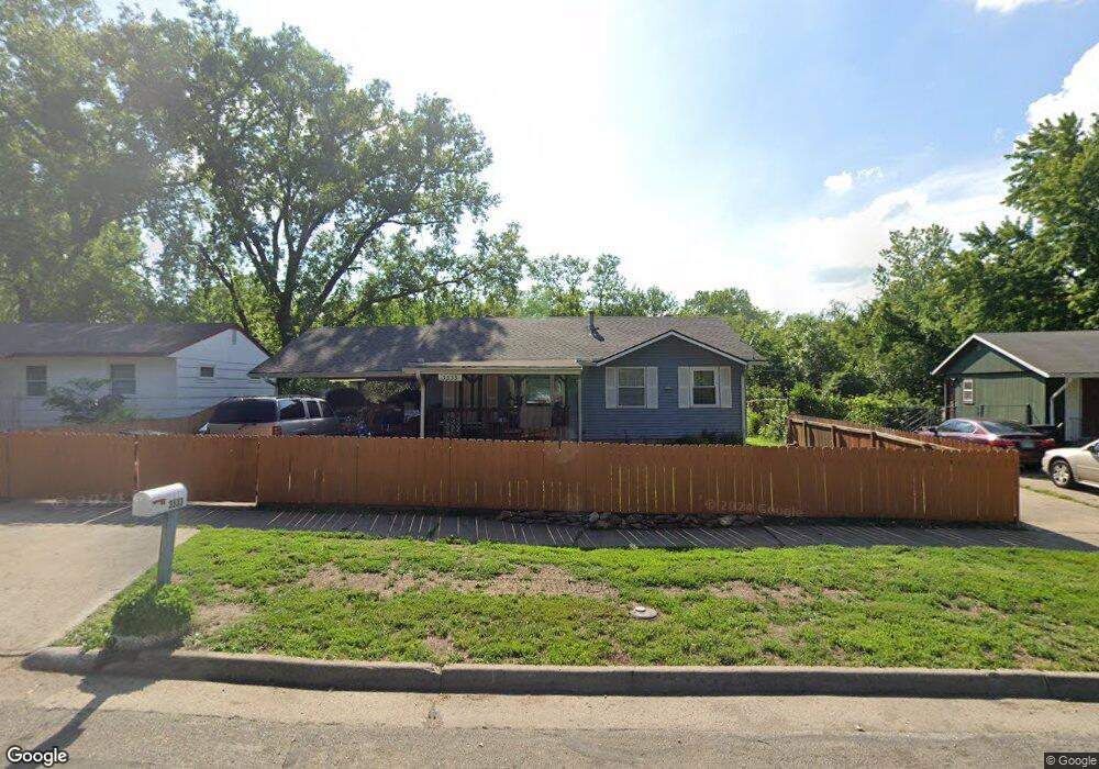 3533 SE Humboldt St, Topeka, KS 66605 - photo 1