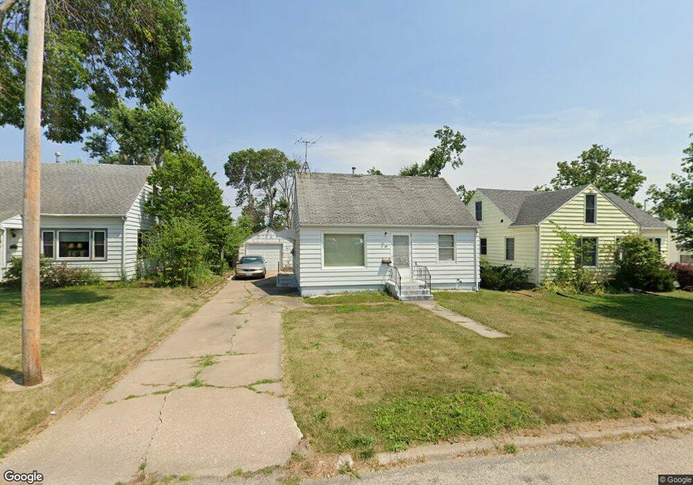 331 19th St NW, Cedar Rapids, IA 52405 - photo 1