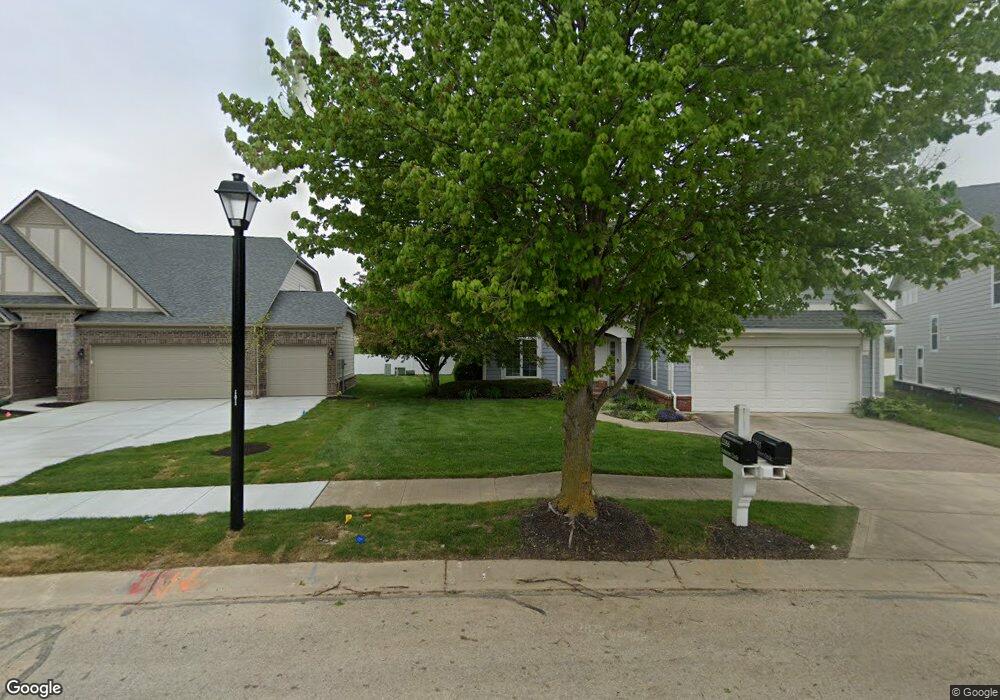 2374 Somerset Cir, Franklin, IN 46131 - photo 1