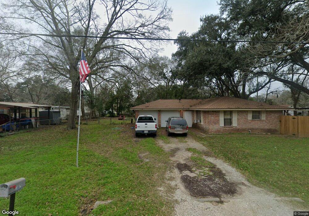302 N Beauregard St, Alvin, TX 77511 - photo 1