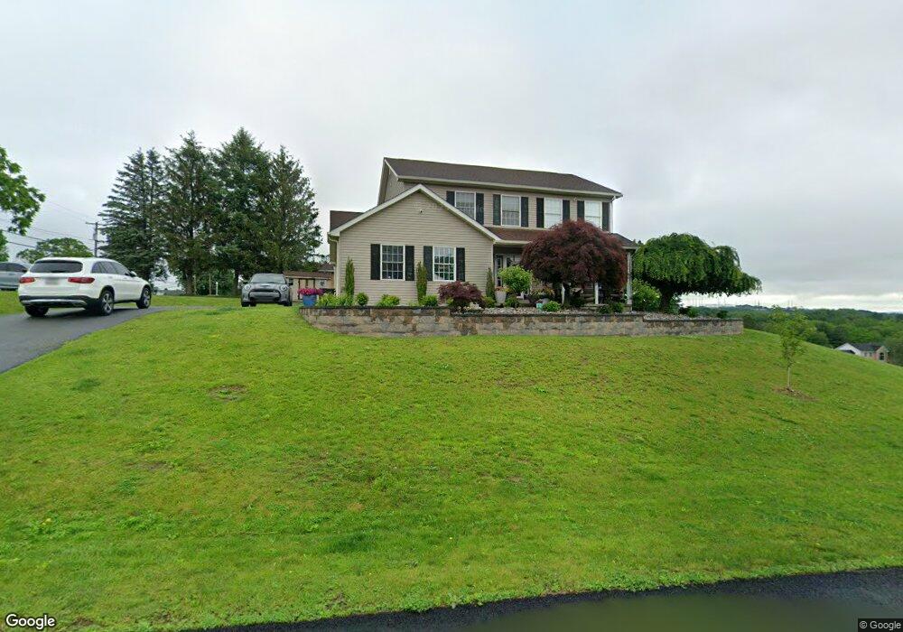 5455 Devonshire Ct, Laurys Station, PA 18059 - photo 1
