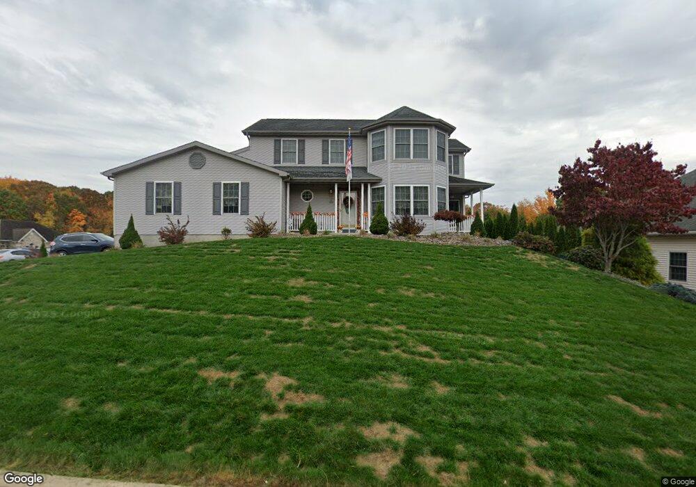 109 W Acorn Hill Dr, Olyphant, PA 18447 - photo 1