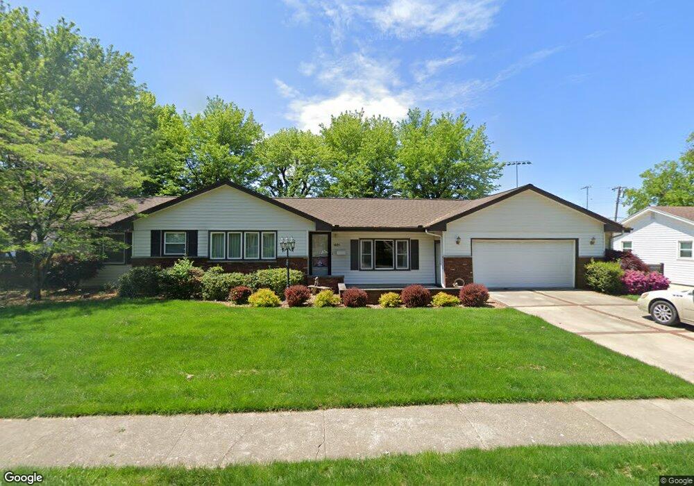 1021 S 23rd St, Mattoon, IL 61938 - photo 1