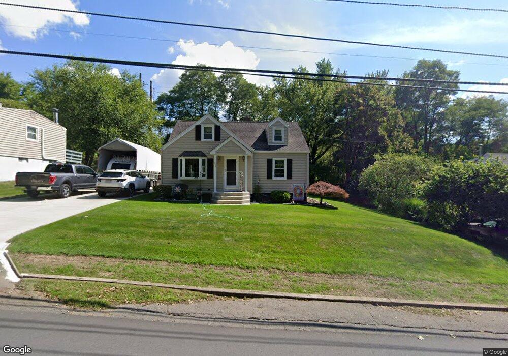 82 Laurie Ave, South Hadley, MA 01075 - photo 1